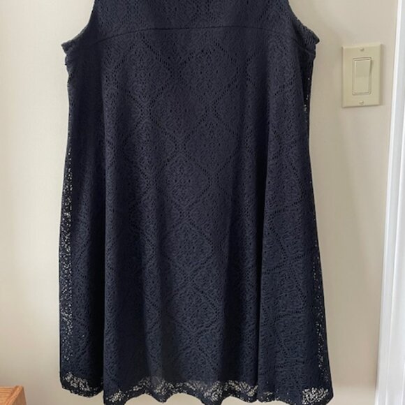 Emma & Michele Dress  - Black  - wide at the bottom - lace overlay  - size L - Picture 11 of 11